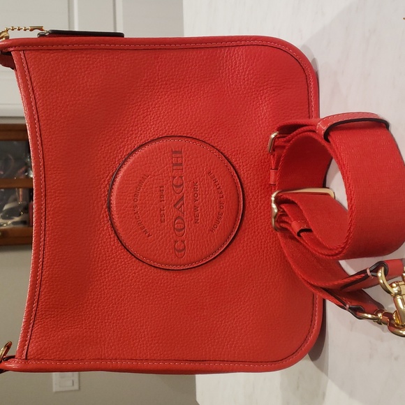 Coach NWOT Red Pebbled Leather Dempsey File Crossbody Bag Size Medium - Picture 1 of 13